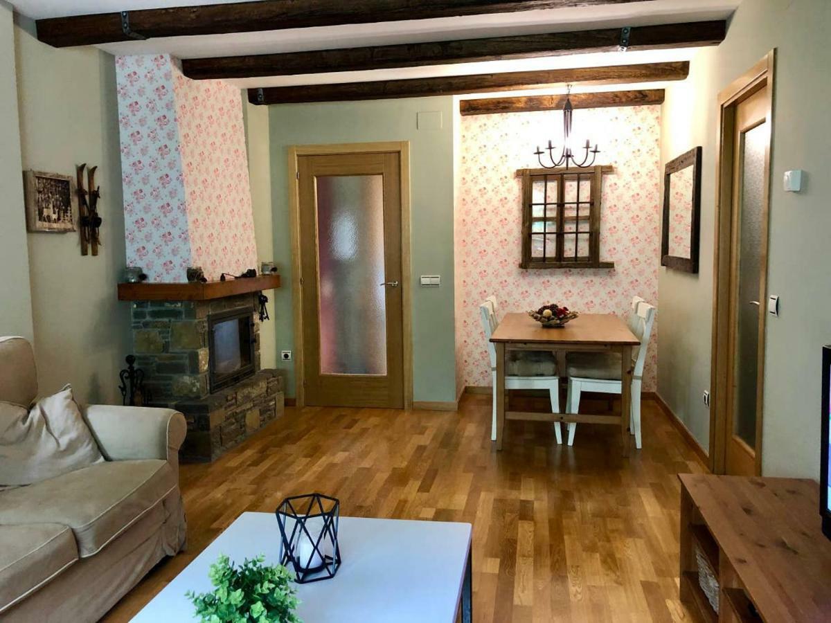 Acogedor Apartamento En El Corazon Del Valle Les Bordes ภายนอก รูปภาพ